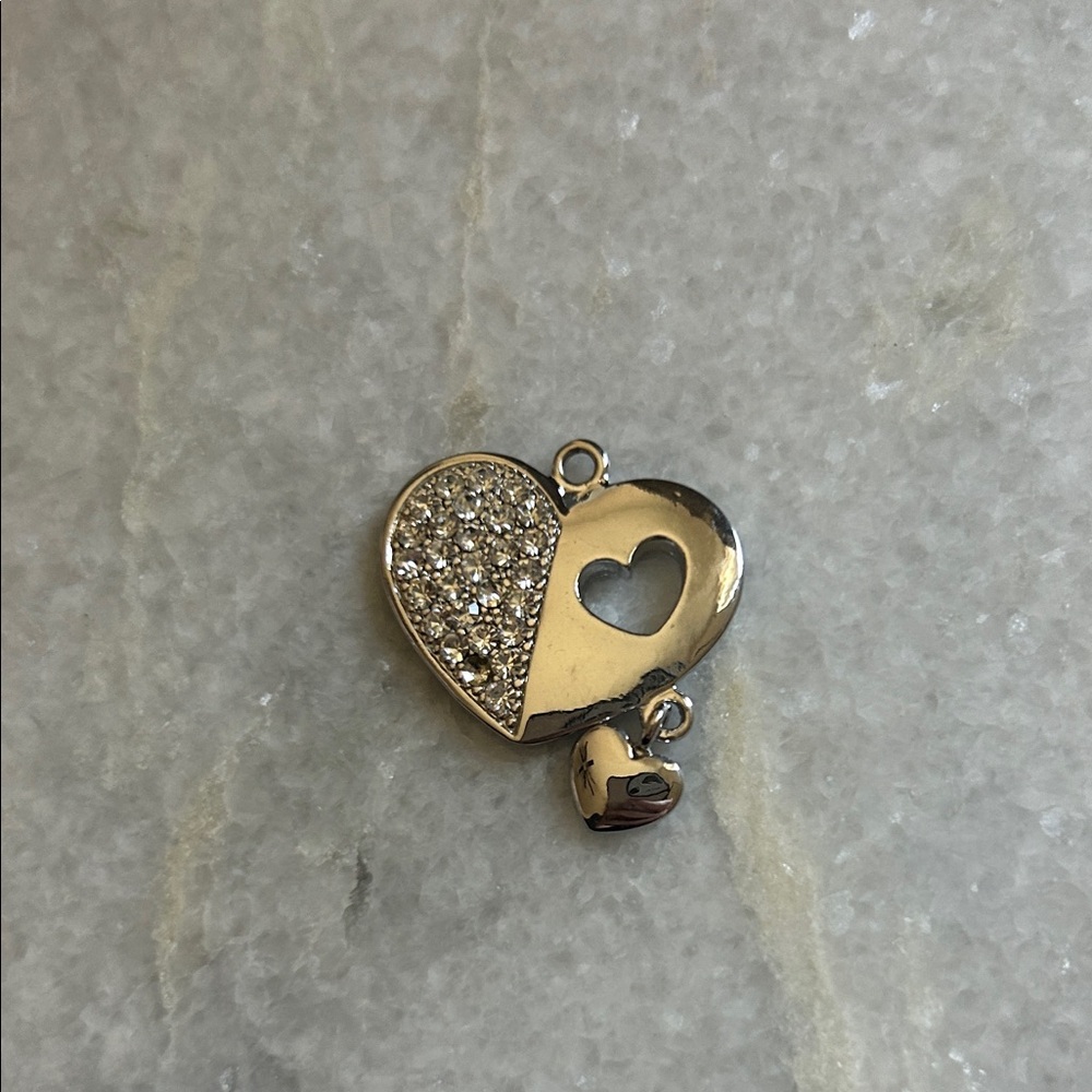 Elegant Gold Heart Pendant